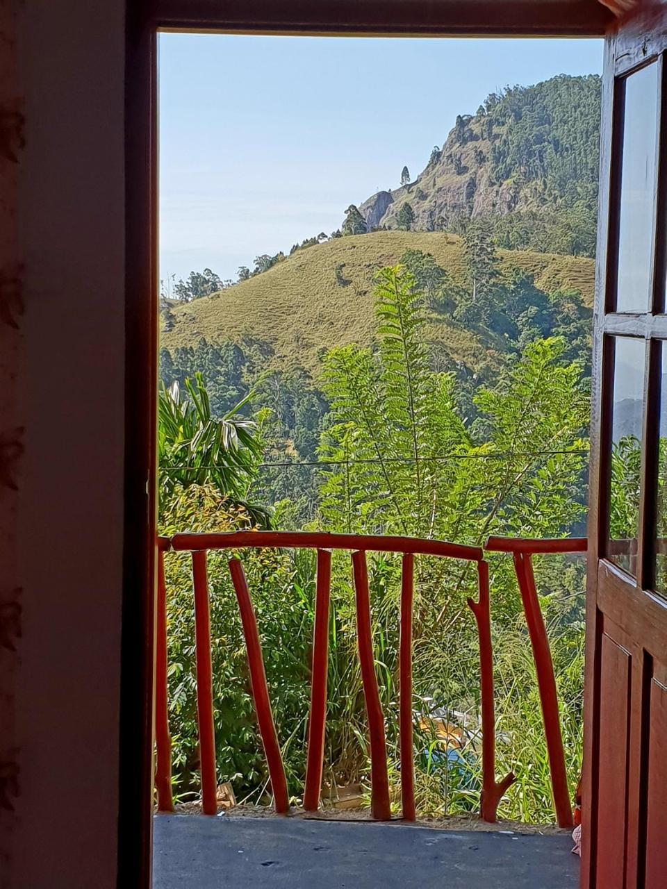 Adannz Bed & Breakfast เอลลา ภายนอก รูปภาพ